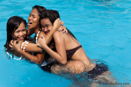 Treasure-Island-Pool-Party-Apr-3-2011-131